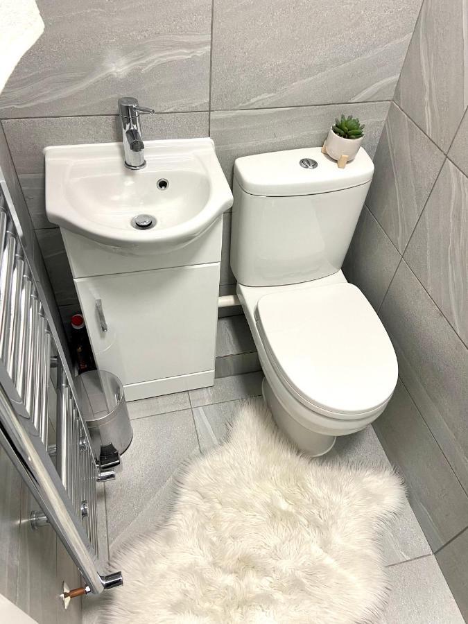 London Studio Self Contained, Newly Furbished Zewnętrze zdjęcie